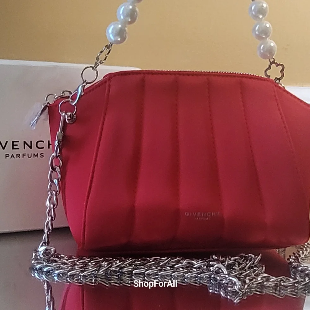 Givenchy - Picture 13 of 16